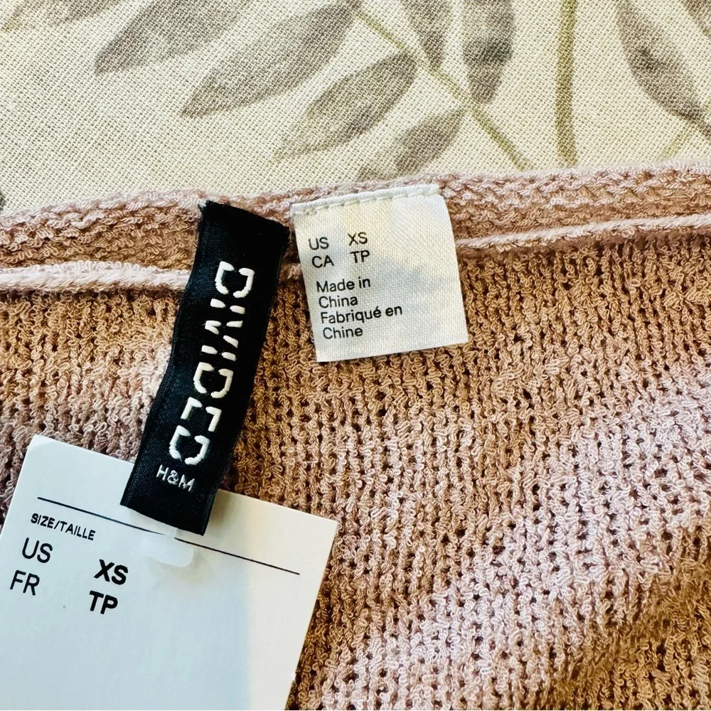 H&M | Soft Dusty Rose Sweater XS – Minimalist Chic Layering Top
